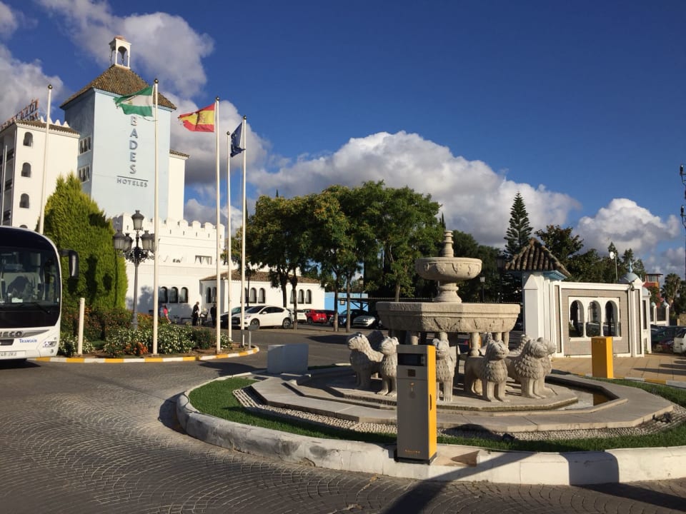 Außenansicht Abades Benacazón Hotel