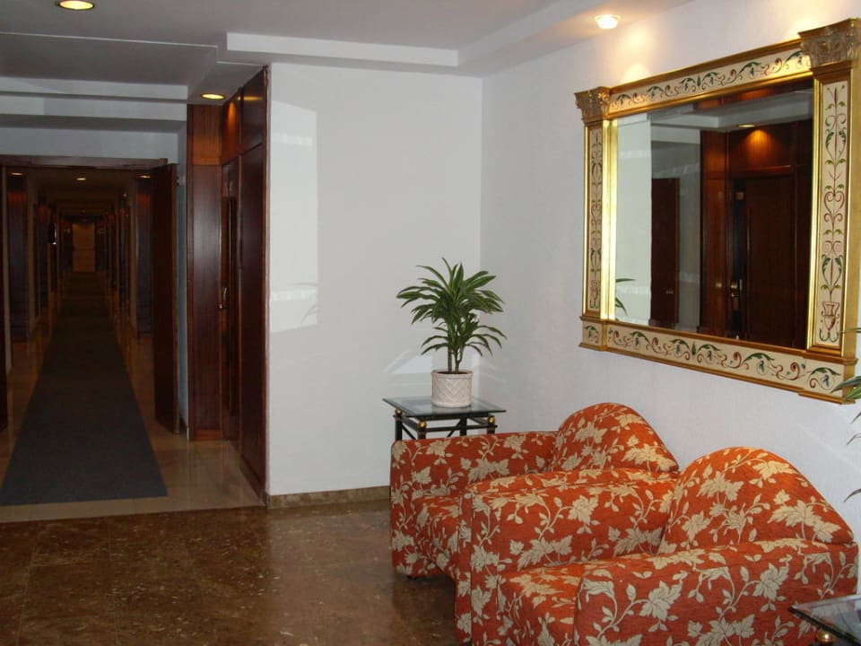 Flur in der 6. Etage des Hotels Hipotels Flamenco