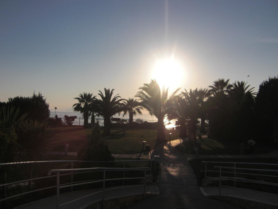 Sonnenuntergang auf der Liegewiese Hotel Ephesia