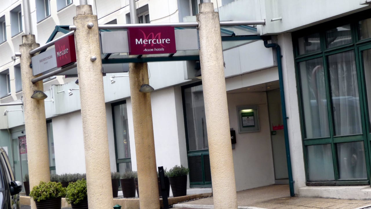 Eingang zum Hotel Hotel Mercure Paris Porte d'Orleans