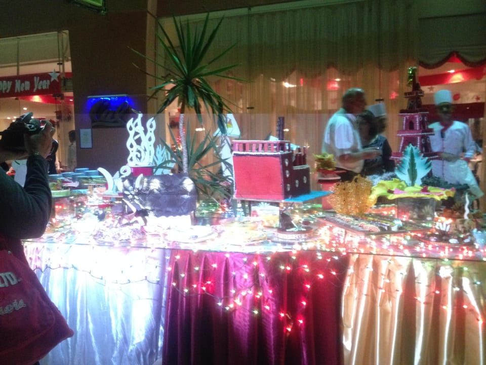 Büffet an Silvester Titanic Beach Spa & Aqua Park