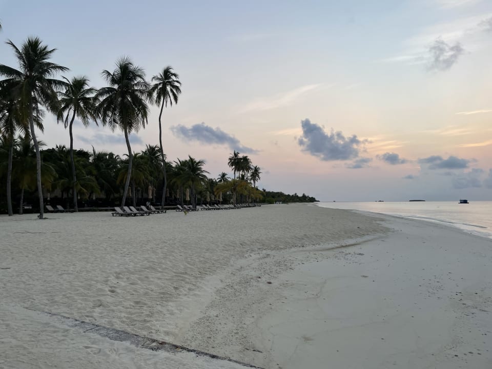 Strand Kuredu Island Resort & Spa
