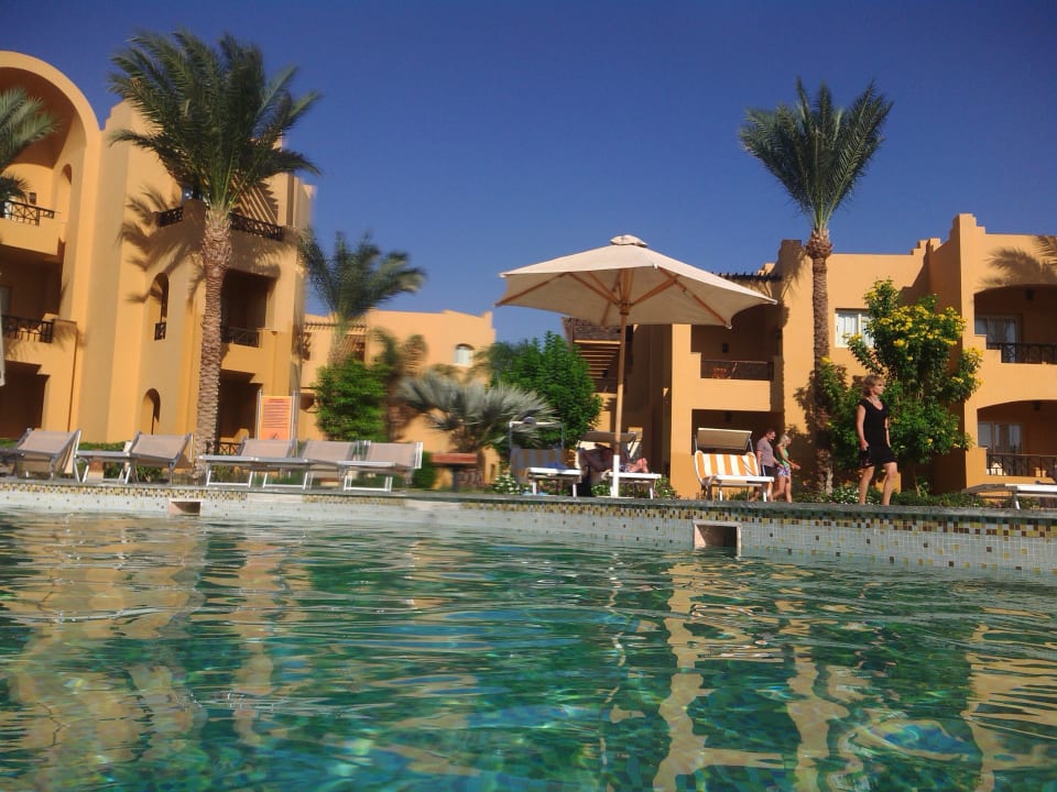 Основной бассейн Stella Beach Resort & Spa Makadi Bay