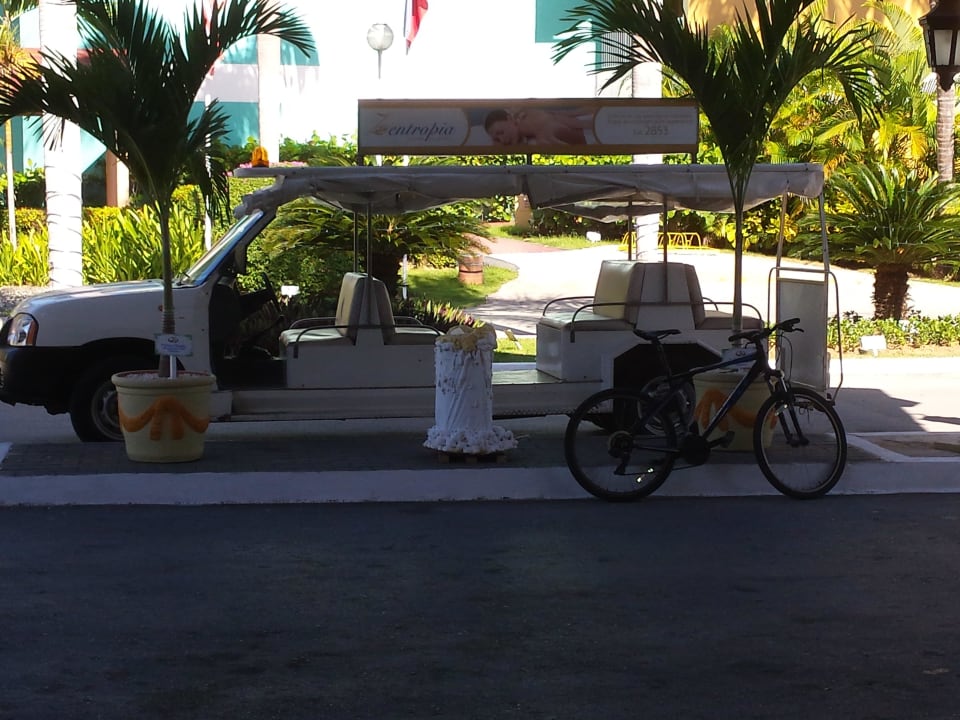 Hotel Grand Palladium Palace Resort, Spa & Casino Hotel Grand Palladium Palace Resort, Spa & Casino