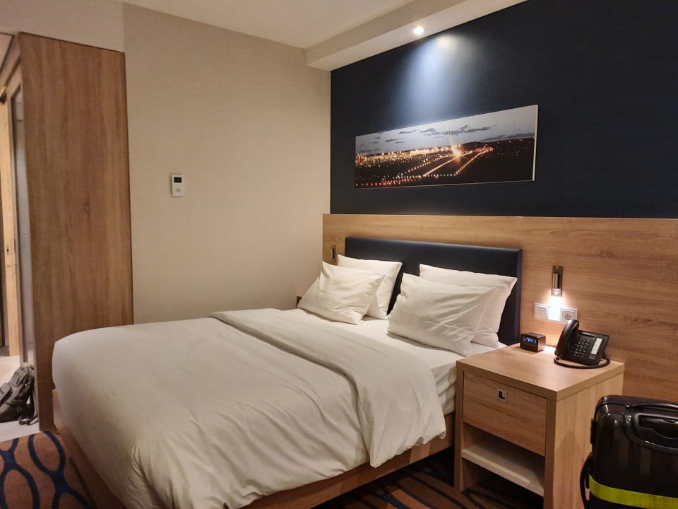 Zimmer Hampton By Hilton Frankfurt Airport