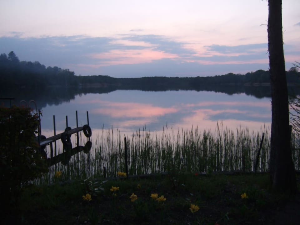 Abenddämmerung am Zemminer See Hotel Seeschlösschen