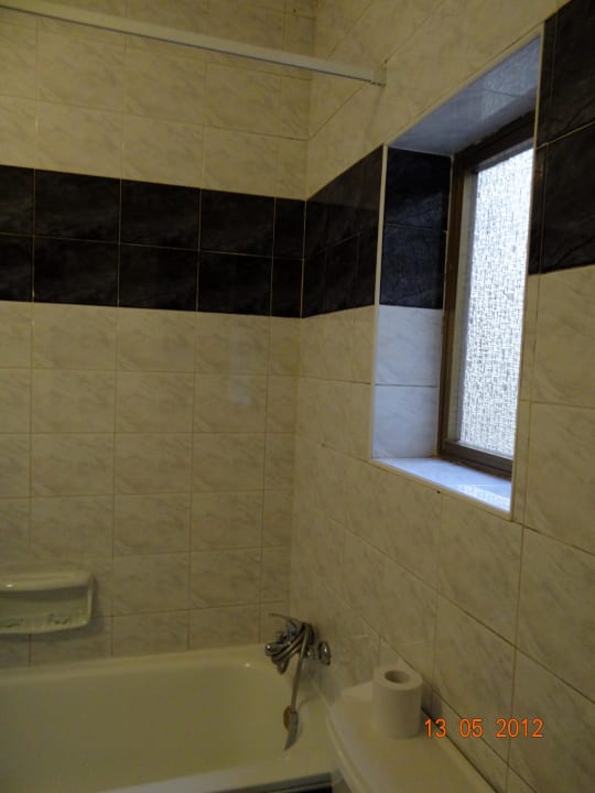 Bad mit Fenster Days Inn Hotel & Residence