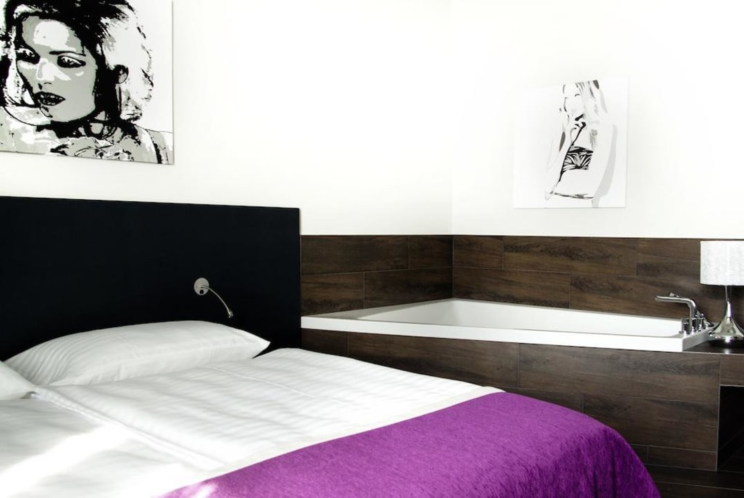 Suite Hotel Villa Carlton