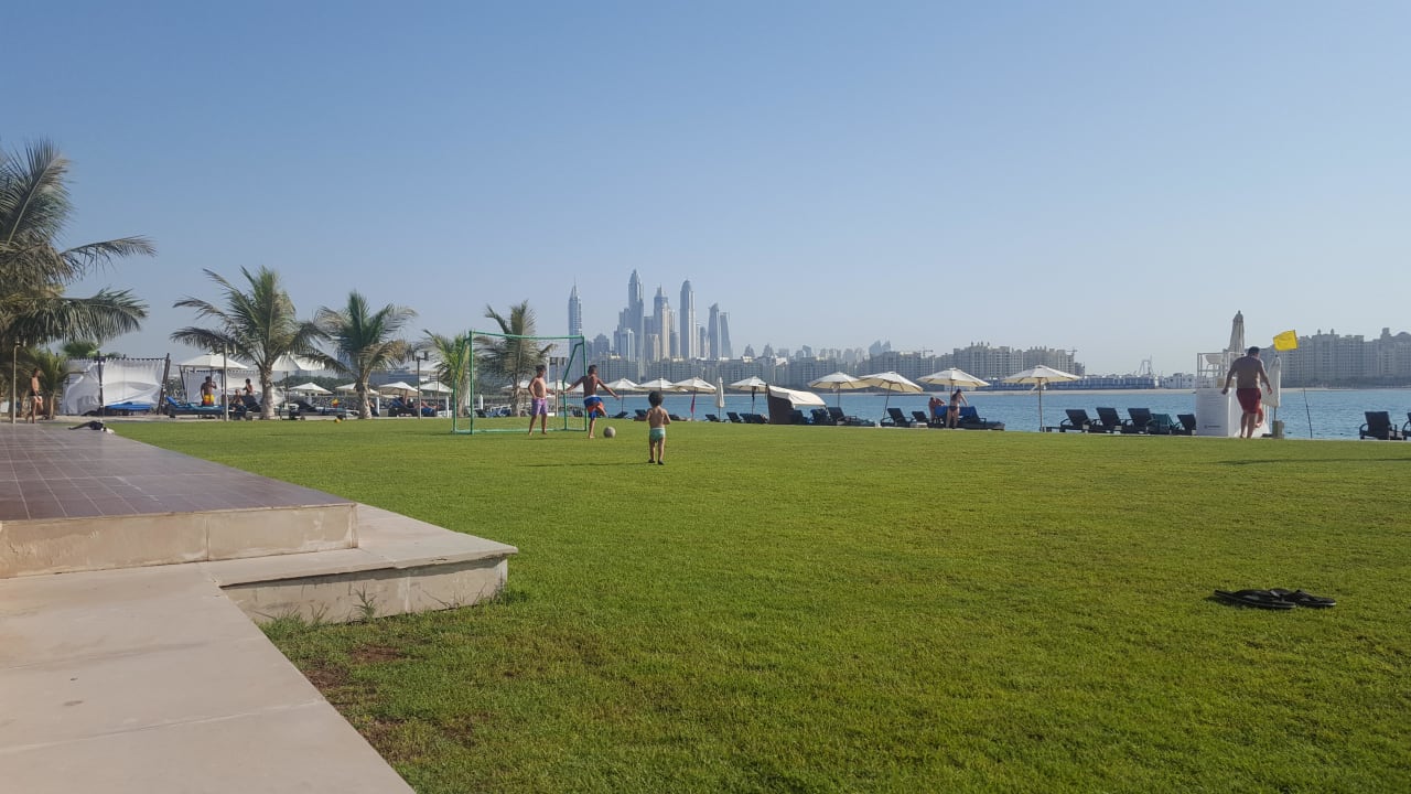 Strand  Rixos The Palm Hotel & Suites