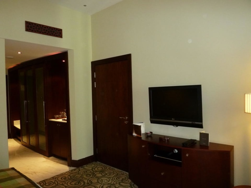 Zimmer mit Durchgangstür Sofitel Dubai Jumeirah Beach