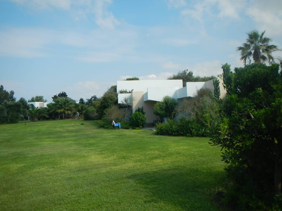 Grünanlage Caravia Beach Hotel