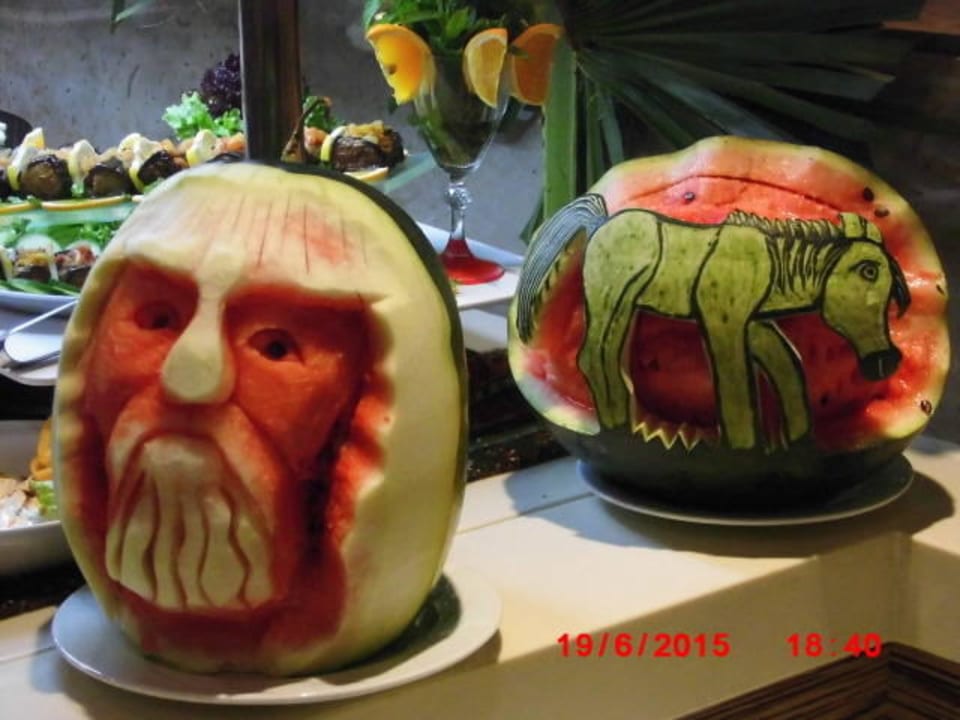 Melonenschnitzereien Port Side Resort Hotel