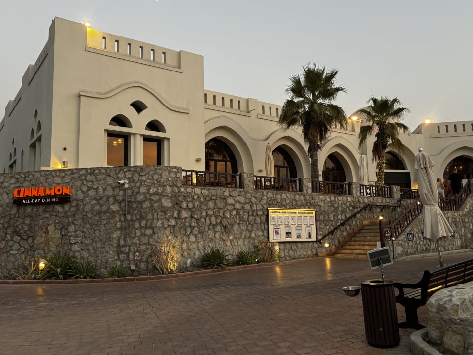 Gastro The Cove Rotana Resort