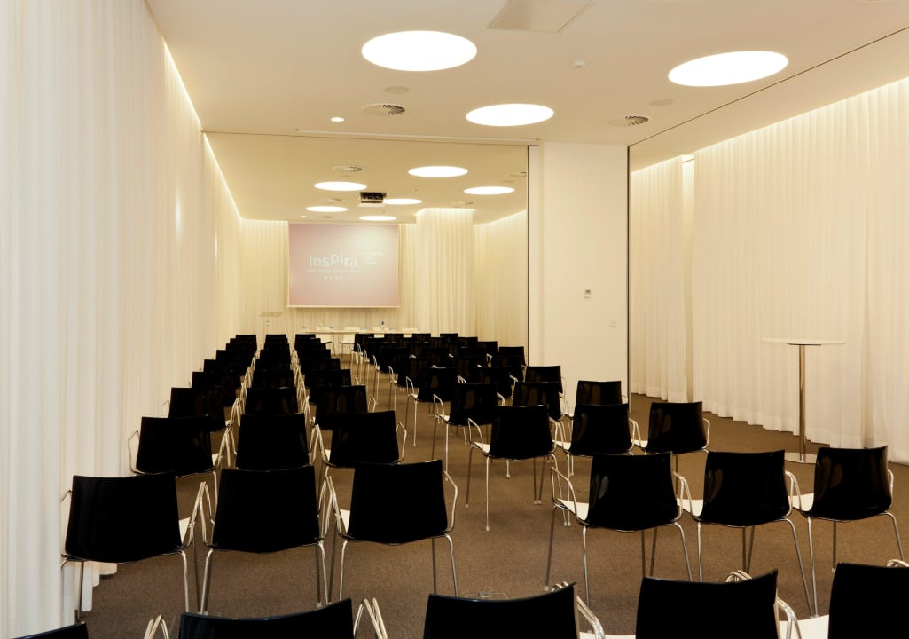 Conference Room Inspira Liberdade Boutique Hotel