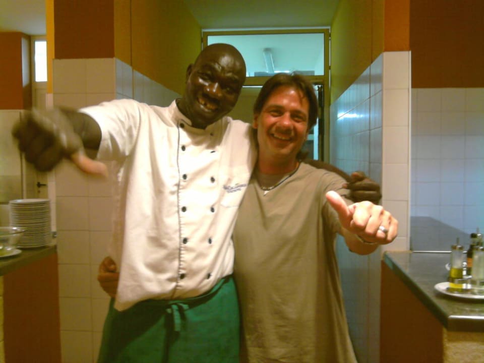 Supernetter Koch und Thunfischzerleger  Occidental Boa Vista Beach