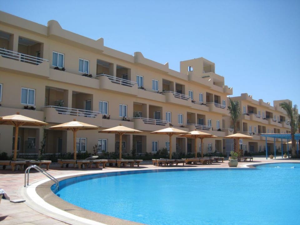 Neue Poollandschaft mit neuen Bungalows Golden Beach Resort