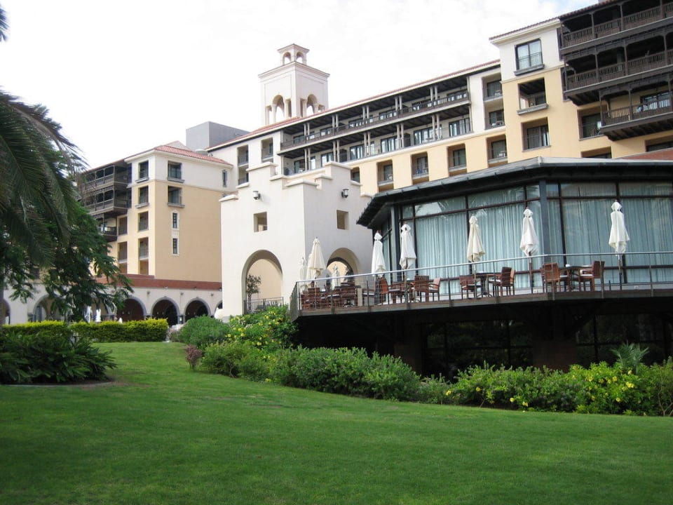 Blick auf Hotel und eines der Restaurants Lopesan Costa Meloneras, Resort & Spa