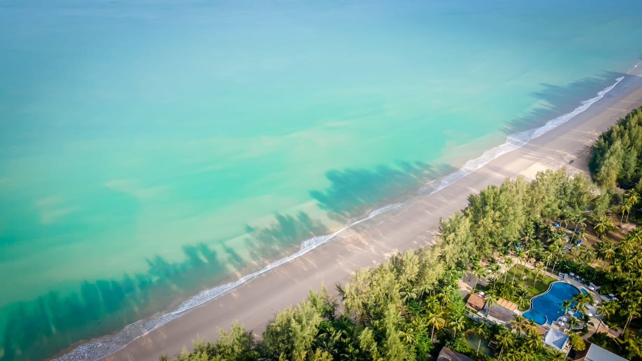 Strand Outrigger Khao Lak Beach Resort