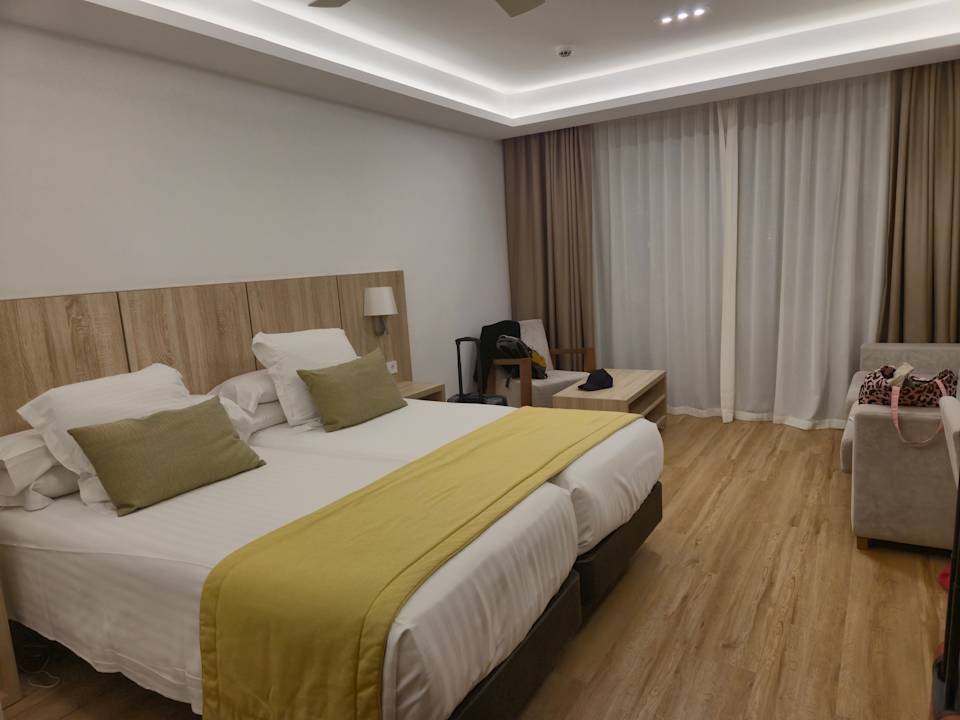 Zimmer PortBlue Club Pollentia Resort & Spa