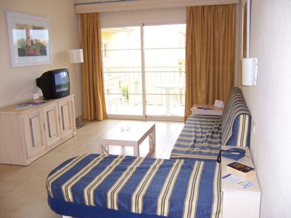 Wohnraum im App. Zafiro Mallorca