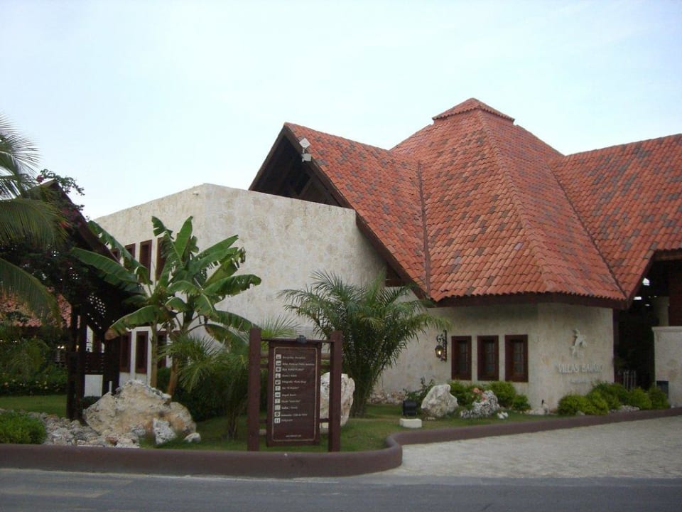 Rezeption von aussen Villas Bavaro Resort & Spa