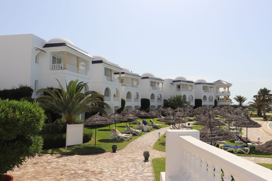 Außenansicht Royal Tulip Taj Sultan