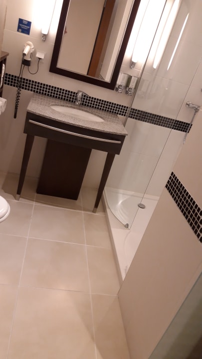 Zimmer Hampton by Hilton Berlin City West