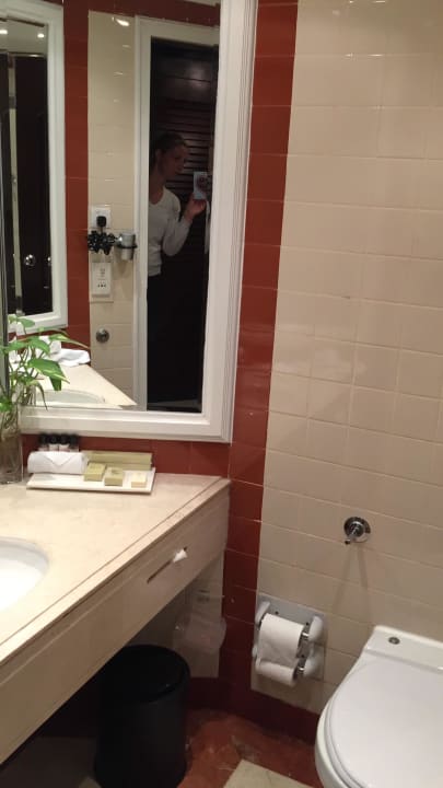 Bad Taj Bentota Resort & Spa