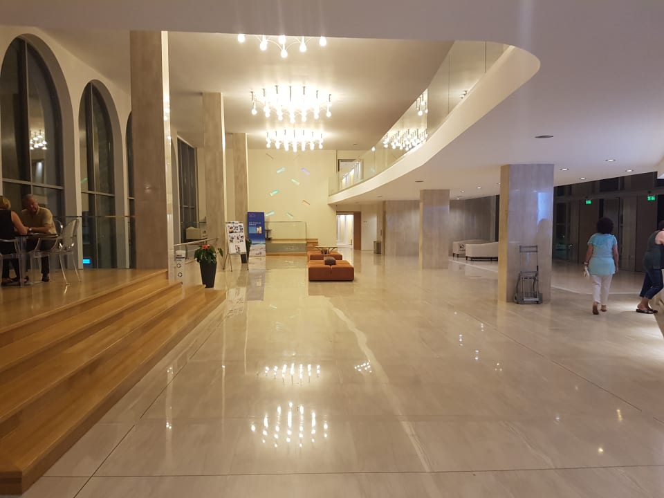 Lobby Caravia Beach Hotel