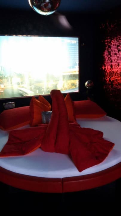 Bett wunderschön dekoriert Zeit & Traum  Hotel