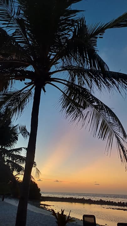 Strand Kuredu Island Resort & Spa