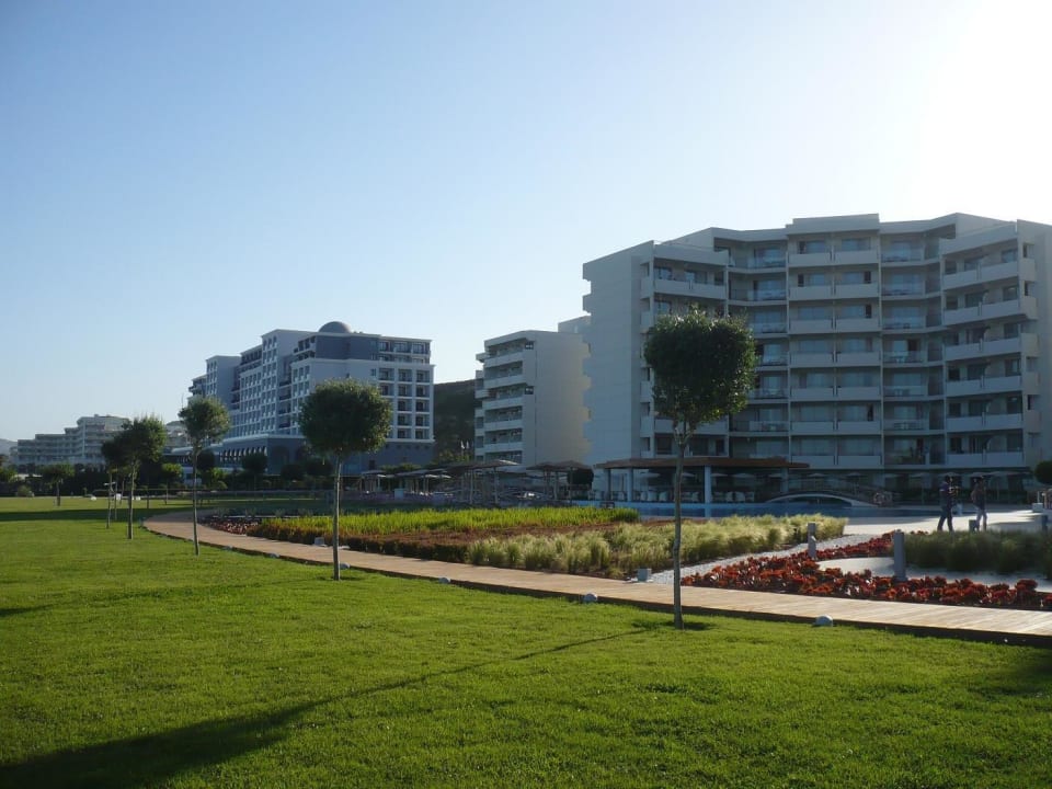 The hotel from outside Elysium Resort & Spa Hotel