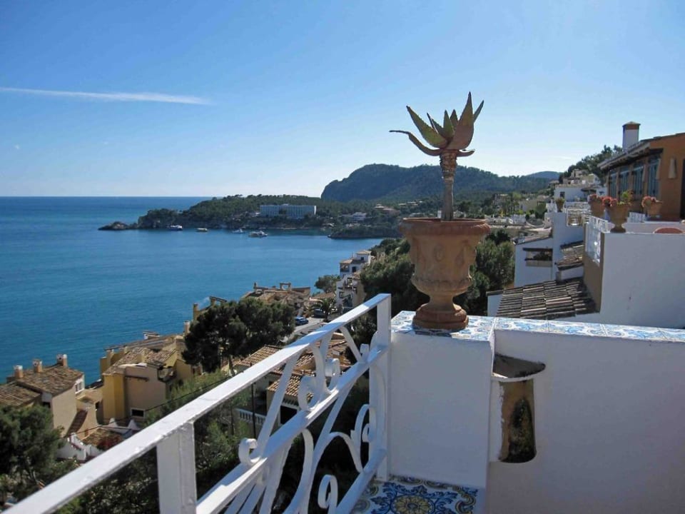 Von der Terrasse nach Cala Fornells Hotel Aldea Cala Fornells 2