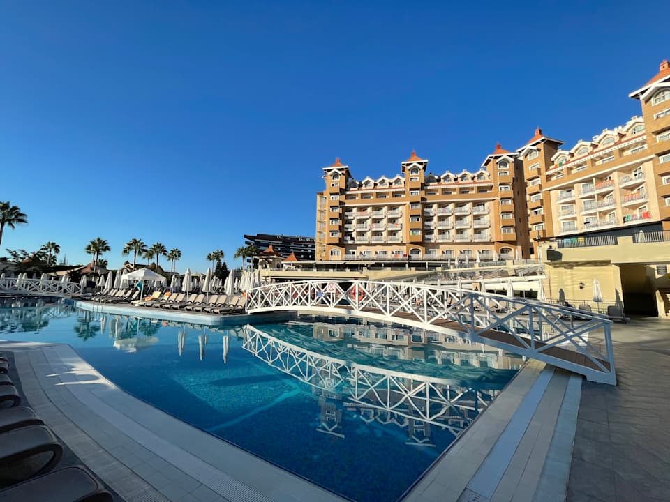 Pool Side Mare Resort & Spa