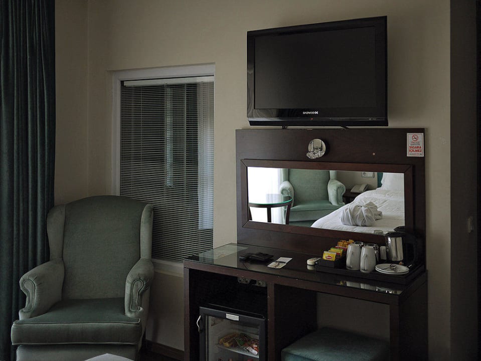 Вот и весь номер Hotel Tria Elegance Istanbul