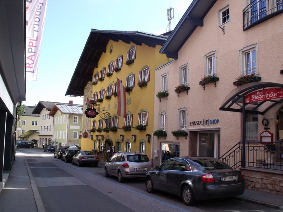 Haupt und Nebengebäude Hotel Gasthof Stegerbräu