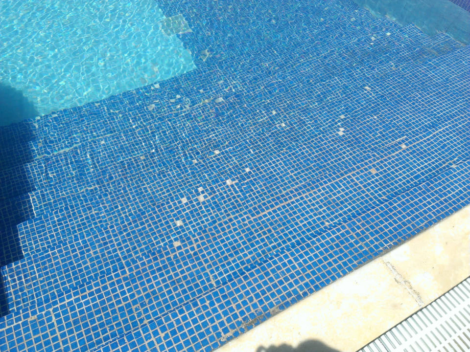 Fehlende Fliesen Lella Meriam Hotel & Club