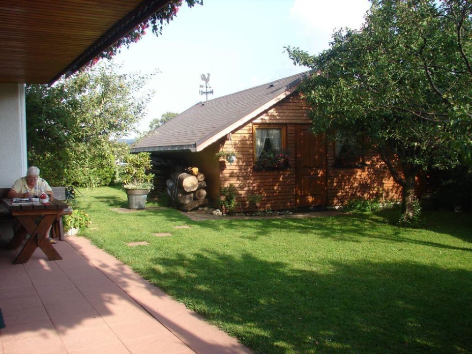 Terrasse mit angrenzendem Garten Haus Brigitte