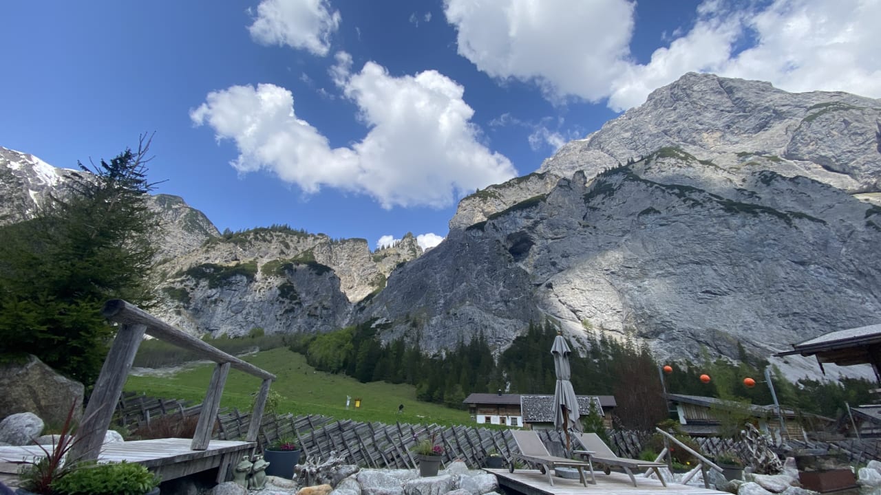 Ausblick Gramai Alm alpengenuss & natur spa