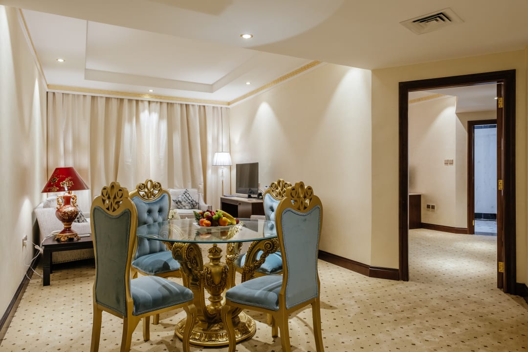 Zimmer Crystal Plaza Al Majaz Hotel