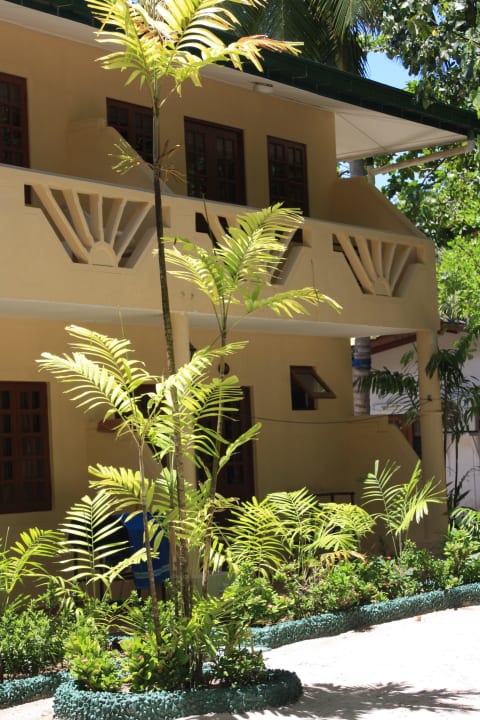 Doppelstockbungis Embudu Village