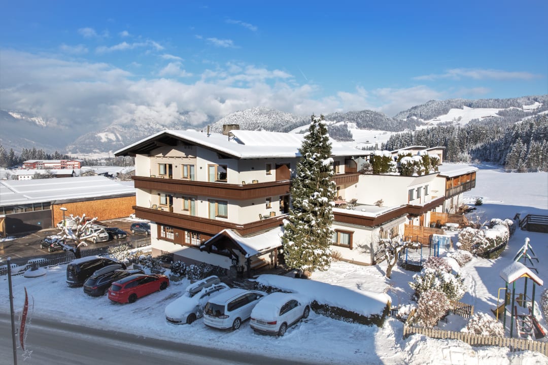 Außenansicht Angerer Alpine Suiten und Familienappartements Tirol