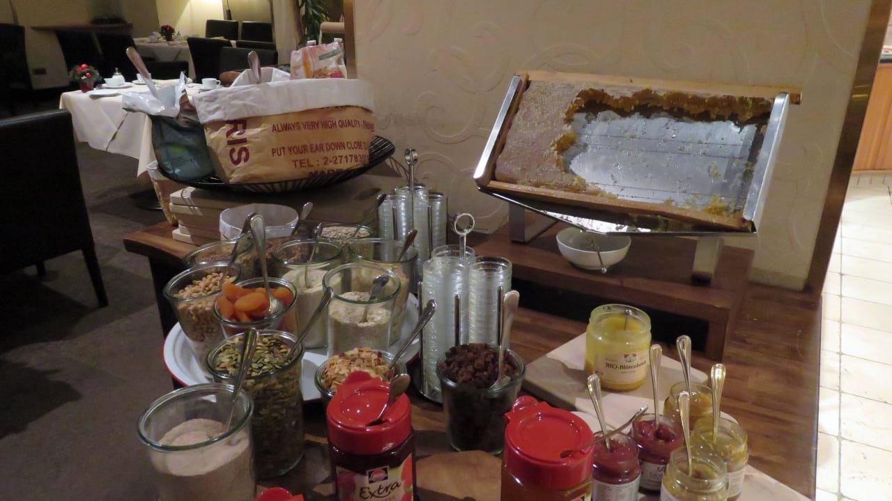 Frühstück Süßes Radisson Blu Senator Hotel