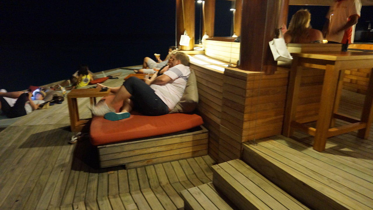 Vui Bar Centara Ras Fushi Resort & Spa Maldives