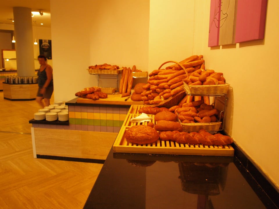 Büffettresen vom Restaurant Iberostar Waves Founty Beach