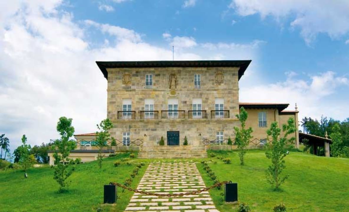 Facade Hotel Palacio Urgoiti