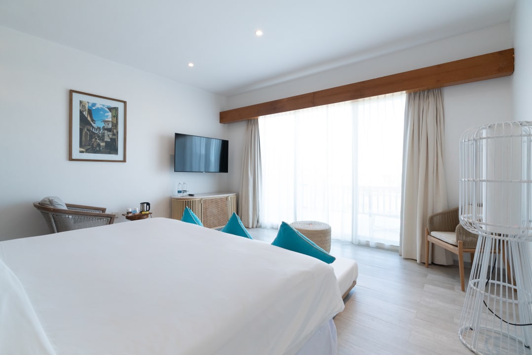 Zimmer Le Mersenne Zanzibar, Autograph Collection