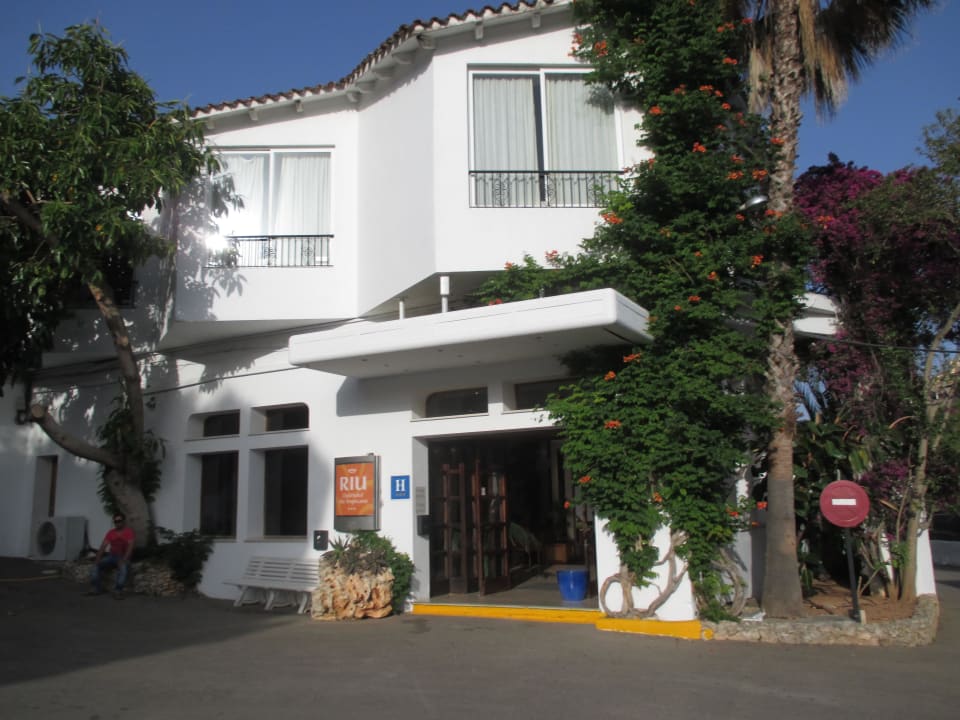 Eingang Iberostar Waves Cala Domingos