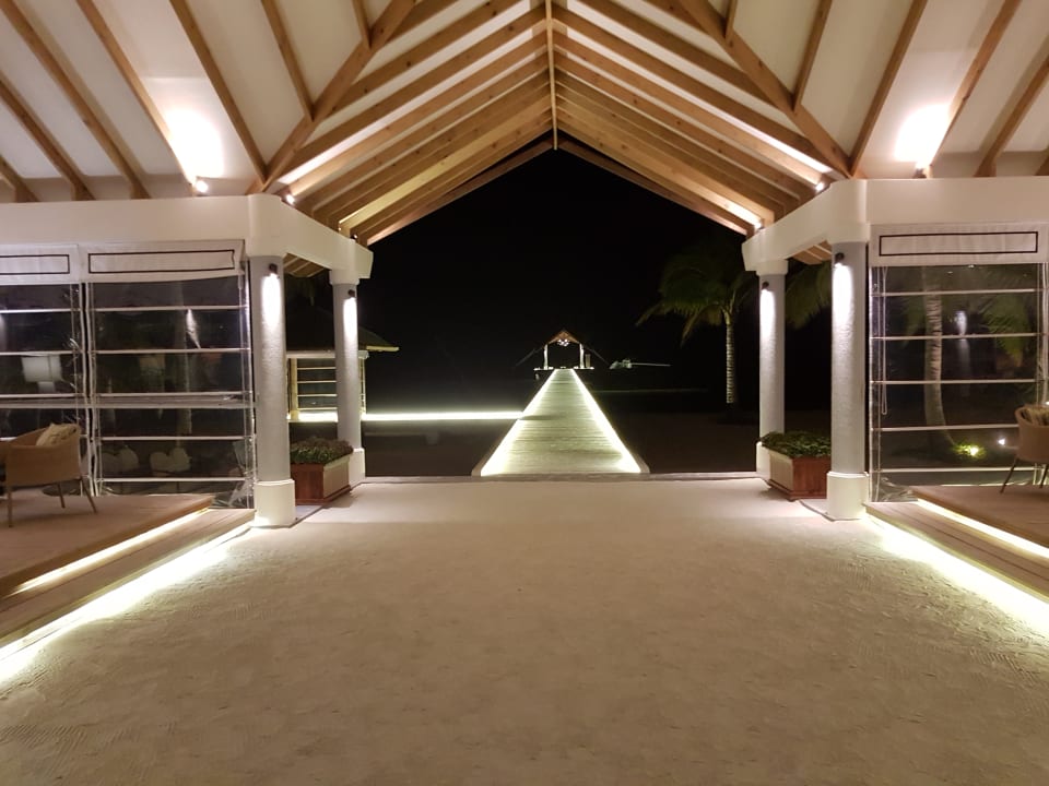 Lobby NH Collection Maldives Havodda Resort