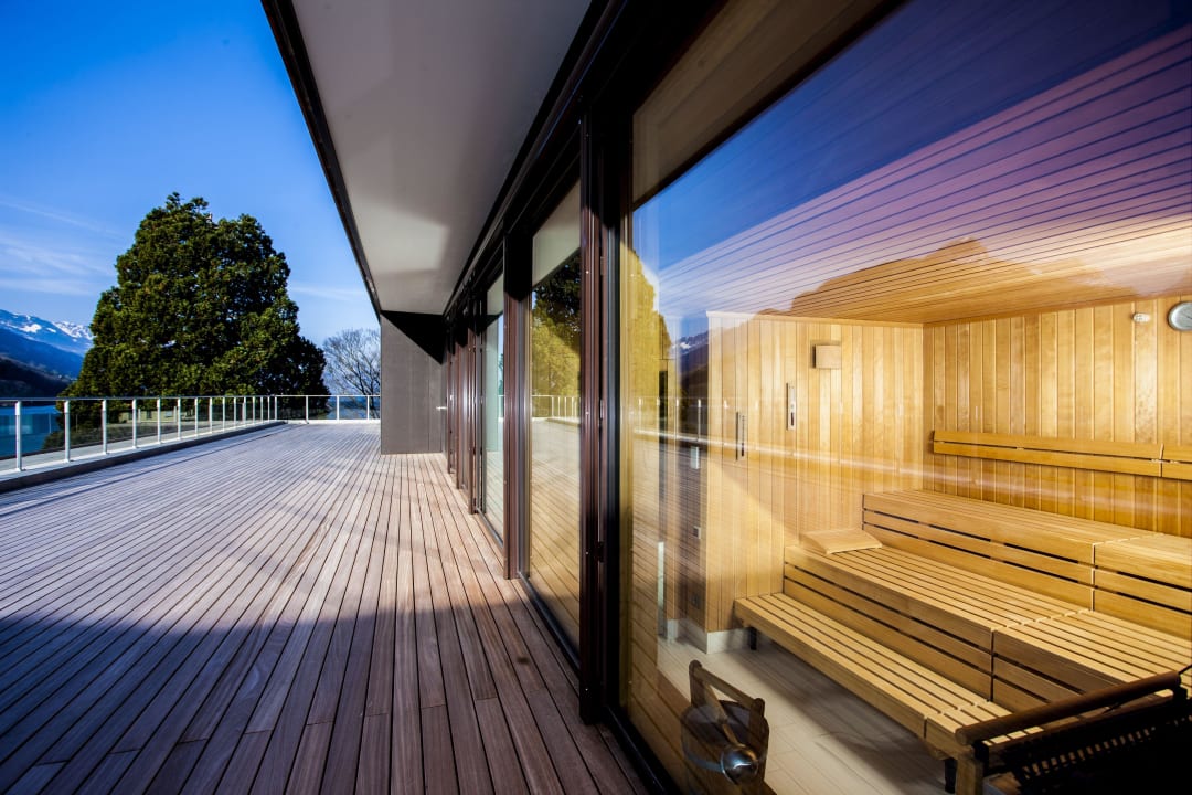 Terrasse der Sauna- und Ruhelandschaft Seehotel Waldstätterhof Swiss Quality